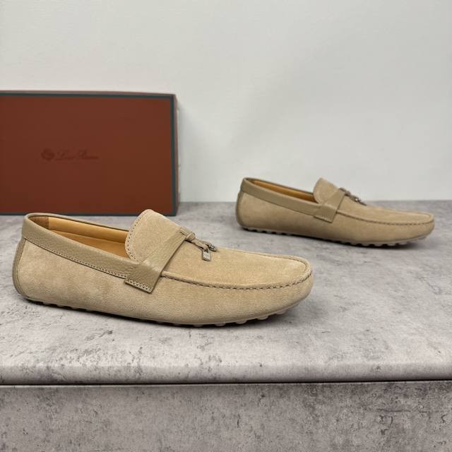 Loropiana 诺悠翩雅 Dot Sole Walk男士莫卡辛鞋 ！重工打造，皮料材质看细节，天花板级，吊打一切市面通货！此绒面牛皮 荔枝纹牛皮革莫卡辛软底