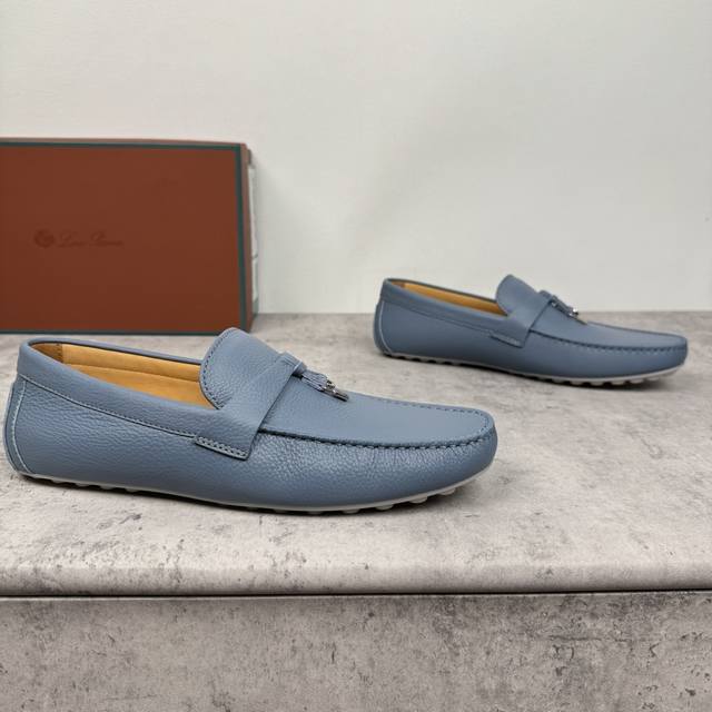 Loropiana 诺悠翩雅 Dot Sole Walk男士莫卡辛鞋 ！重工打造，皮料材质看细节，天花板级，吊打一切市面通货！此绒面牛皮 荔枝纹牛皮革莫卡辛软底