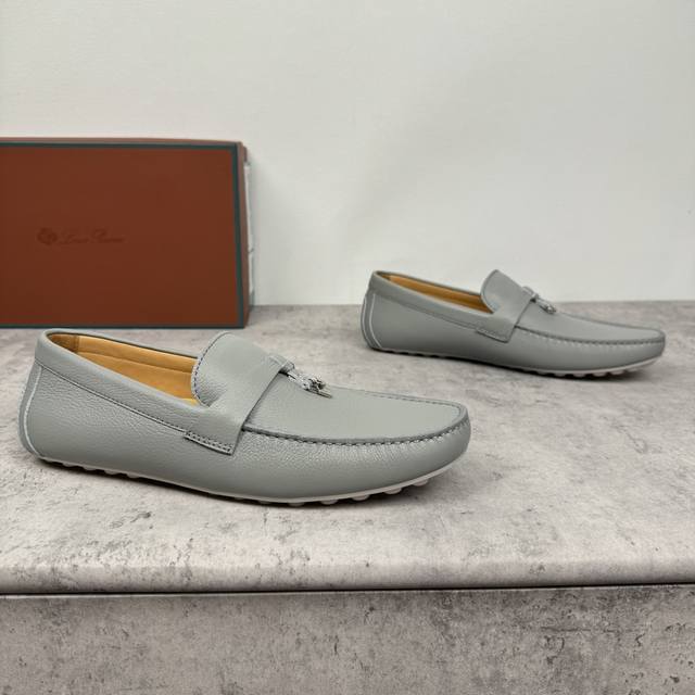 Loropiana 诺悠翩雅 Dot Sole Walk男士莫卡辛鞋 ！重工打造，皮料材质看细节，天花板级，吊打一切市面通货！此绒面牛皮 荔枝纹牛皮革莫卡辛软底