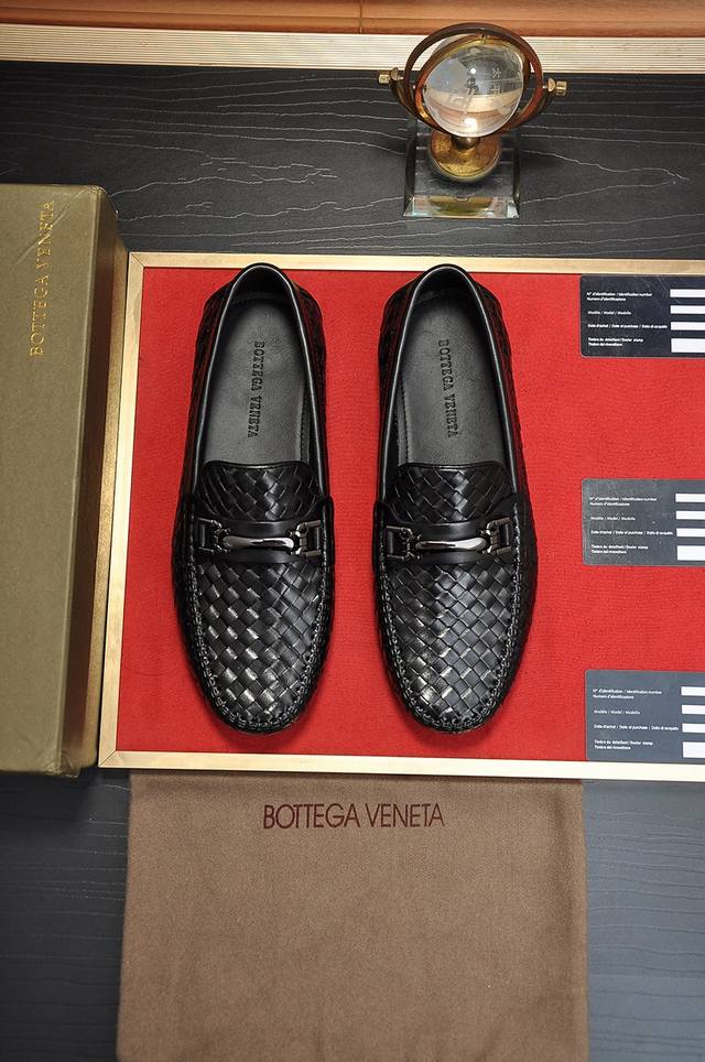出厂价P Botteg Venetta Bv 全牛皮内里 独家新款 官网新款 鞋面以上乘的顶级小牛皮制作 细腻的手感 流淌奢华的质感 为精致男士量身制作 铸就高