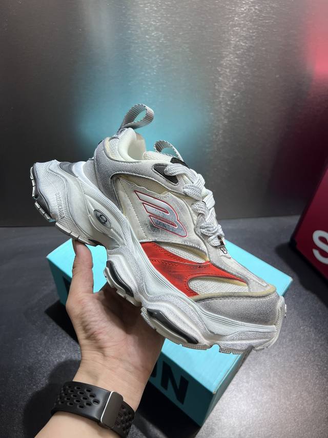 实价 巴黎5Xl 正确版Balenciaga巴黎世家Cargo 23Ss 走秀款 做旧工艺采用手工制作完成，每款鞋的做旧程度、擦破大小及范围具有一定的差异性，属
