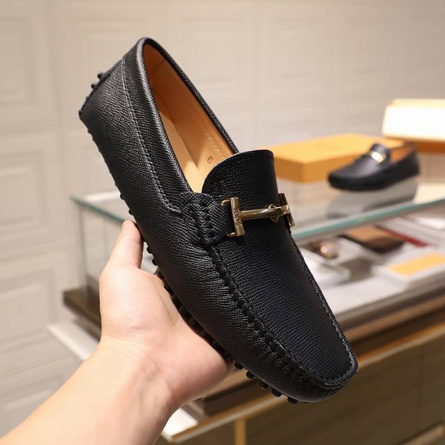 新品Tod S 托德斯顶级原单货高端品质～男士乐福鞋驾车鞋豆豆鞋、原版进口手掌纹牛皮.原版金属饰扣进口牛皮内里 垫脚、原版橡胶大底！Size：38-44、