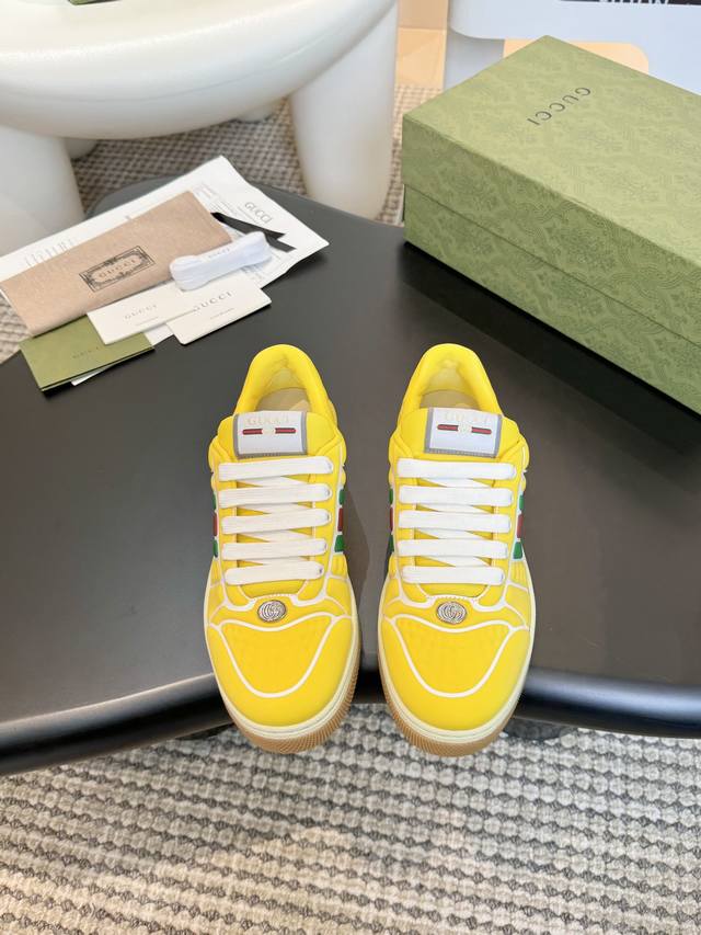 实价 Gucc经典脏脏鞋 顶级工厂P品质，砖柜一比一无可挑剔，穿上脚舒适度燃到爆表，复古做旧元素，鞋舌复古标，双Glogo，满面的Gucc元素面料：进口莱卡布内