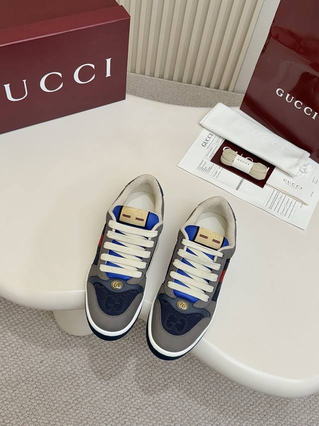 实价 Gucc经典脏脏鞋 顶级工厂P品质，砖柜一比一无可挑剔，穿上脚舒适度燃到爆表，复古做旧元素，鞋舌复古标，双Glogo，满面的Gucc元素面料：头层全粒面磨