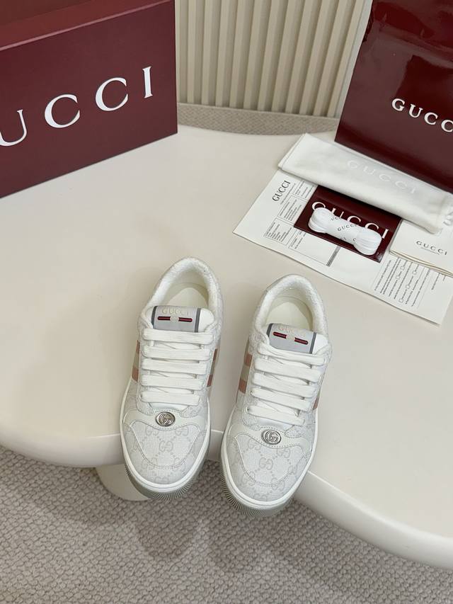 实价 Gucc经典脏脏鞋 顶级工厂P品质，砖柜一比一无可挑剔，穿上脚舒适度燃到爆表，复古做旧元素，鞋舌复古标，双Glogo，满面的Gucc元素面料：进口 Pvc