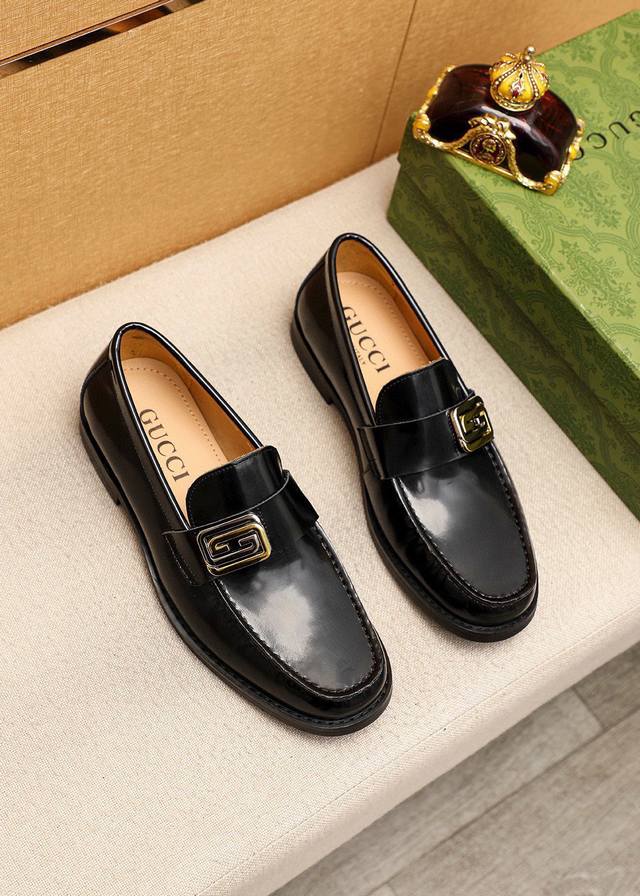 商品商标：Gucci 古驰 休闲皮鞋正码码数: 38-44 45订制 商品材料：精选 进口头层开边珠牛皮鞋面+原版五金扣，进口牛皮内里。强烈立体视觉效果，原版组