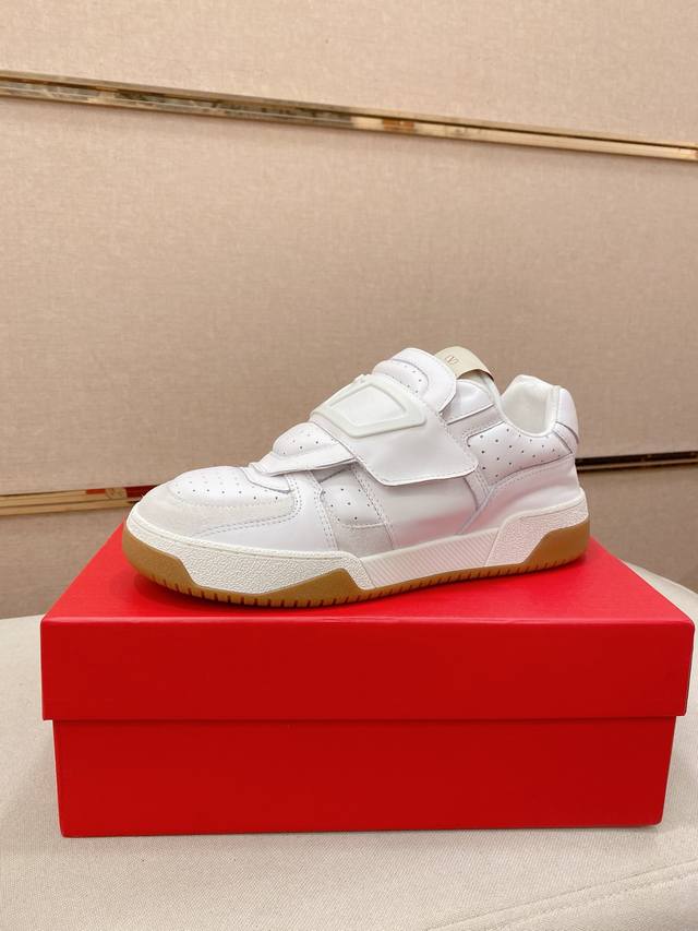 工厂P价 Valentl华伦天奴 顶尖工艺华伦天奴，时尚休闲运动款，多元素拼色！纯正高品质可1：1比较！面料：原版小牛皮 再生尼龙！内里：小羊皮附垫！质感、舒适