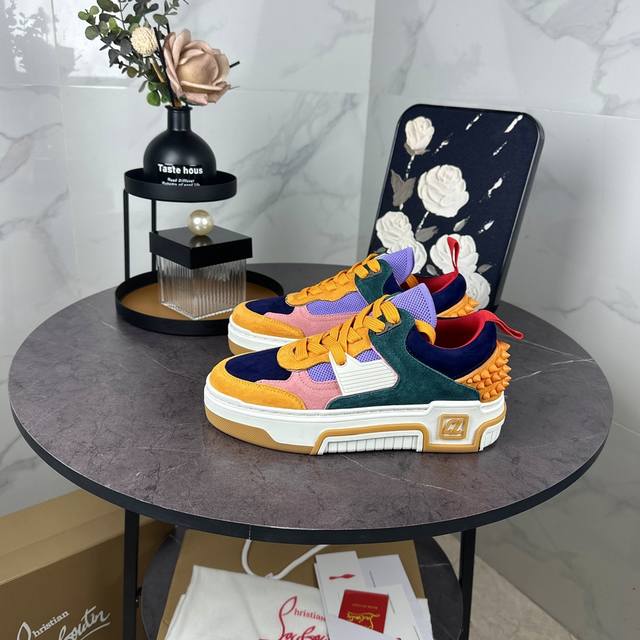 Cl红底鞋 顶级原版2025新款Christian Louboutin红底鞋最新走秀休闲情侣款 老爹鞋系列 秋冬T台走秀款独家热款 鞋面：头层牛皮 羊京 特殊材
