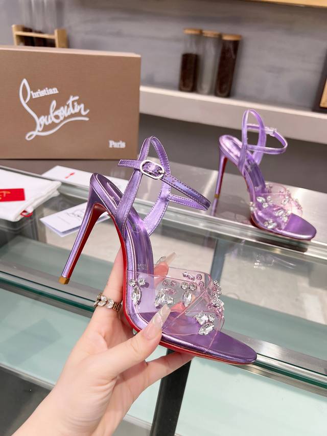 Christianlouboutin路铂廷 Cl红底鞋‖ 全球限量！来自拉斯维加斯的祝福灵感来自拉斯维加斯的炫彩霓虹手工制作，精致工艺收藏级作品绝对吸睛的存在两