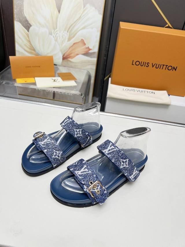 Lv 春夏新款拖鞋皮带扣子可调松紧的设计 满满的沙滩风情 原版开模Lv金属Logo装饰 既时尚又美观超级百搭鞋面 定制进口提花布料 原版老花皮料 水染羊皮内里