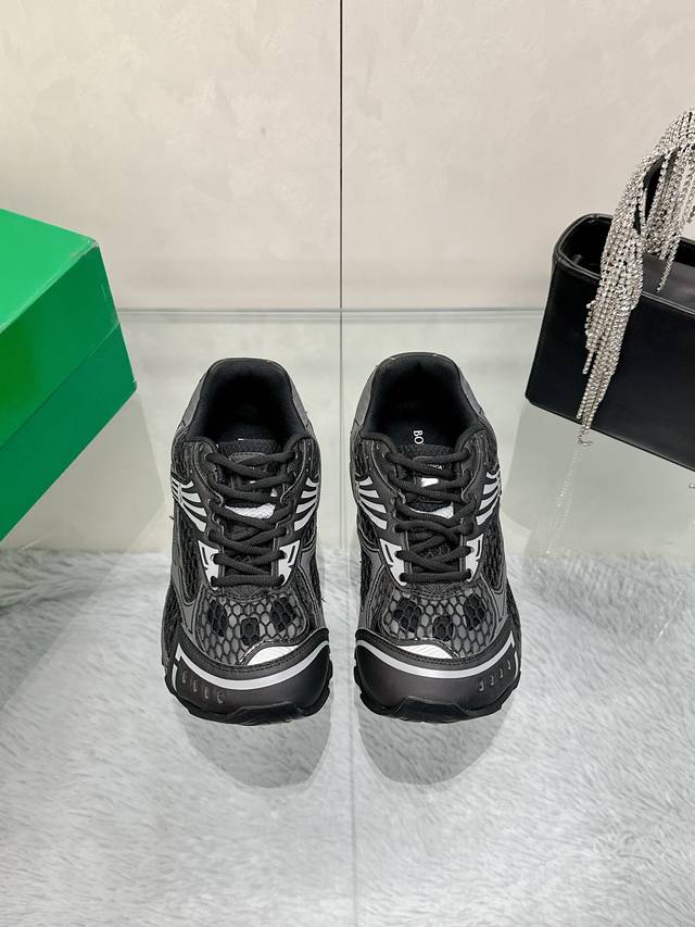 工厂P价P： Bv Orbit运动鞋 王一博 同款 情侣款老爹鞋Runner运动鞋，采用轻质科技网布面料。搭配几何图案设计橡胶外底 认准套包工艺 实际增高很多哦