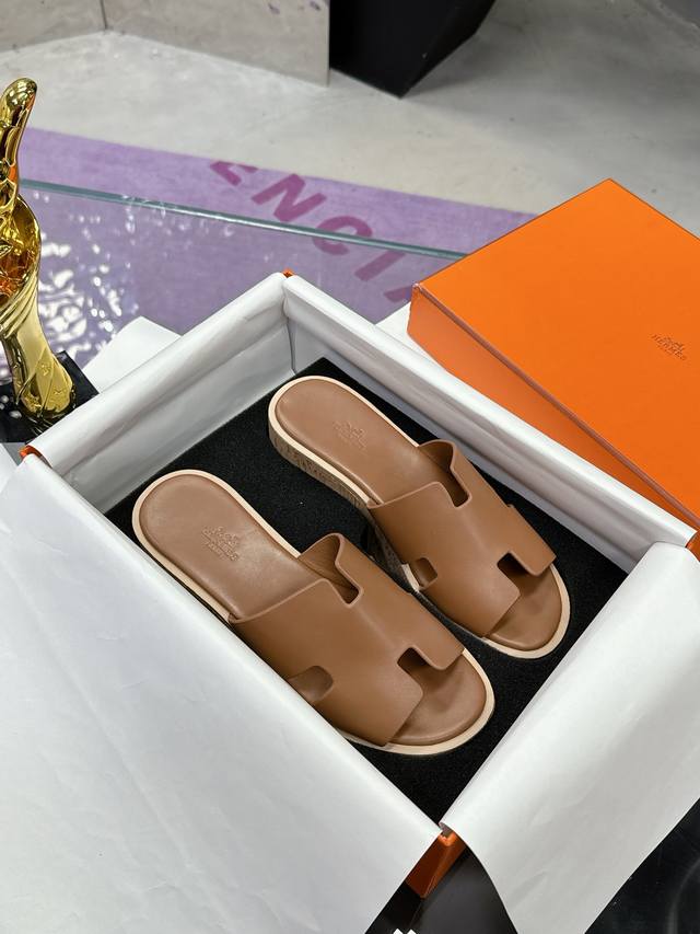 工厂P价P： HermèS ，版型做工材料升级。市场最高版本纯手工鞋 顶级产品爱马仕松糕鞋 H拖厚底拖鞋系列早春新款原版一样， 师傅级纯手工打造 ！高端定制，独