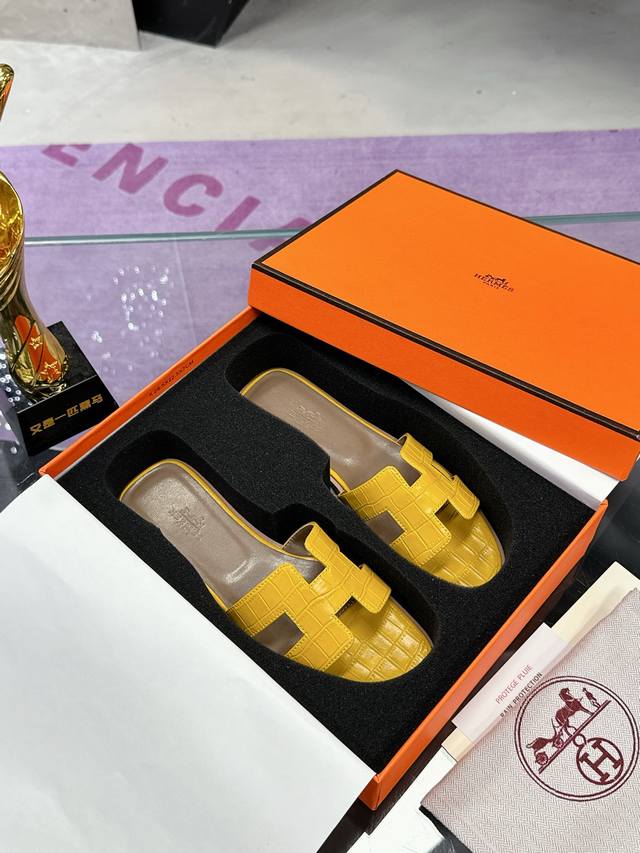 工厂P价P： 爱马仕H拖全网优势放货外单最爱的一款大厂手工 跑量款 精致工艺 爱马仕H拖鞋 鳄鱼纹2025新色，中底全包，全新改版 HermèS 包装升级，版型
