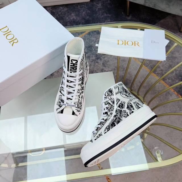 女 ，男 Dior迪奥 Walk'n系列 老花 刺绣 厚底帆布鞋 休闲运动鞋原版购入开发 这款 Walk'n'dior 厚底运动鞋是一款时尚单品，提升该系列的格