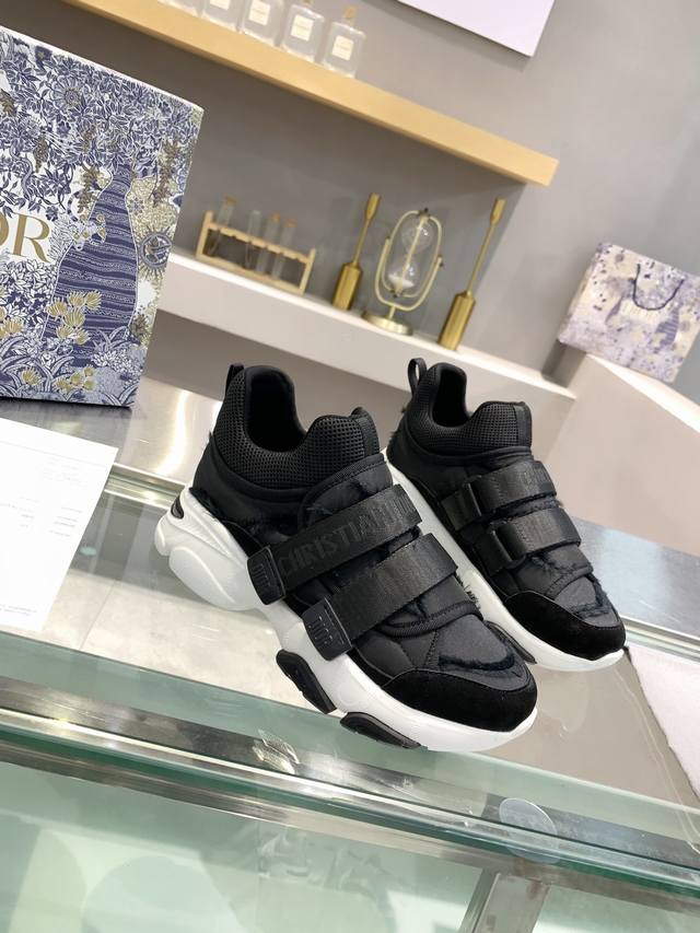 元 Dior J'adior 迪奥 Ss.Cd字母编织带休闲鞋. 原版购入开发力求与原版零差距的至尊超级代购版本. 各种配件材质，都是独家一比一定制，力求做到和