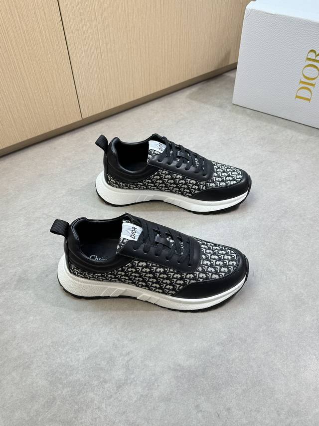 Dior 迪奥 -高端品质 原单 休闲运动鞋-鞋面：进口纳帕小牛皮、品牌图腾布匹、鞋舌品牌Logo布标-内里：水染羊皮，垫脚；品牌帆布-原版：超轻Tpu发泡 橡