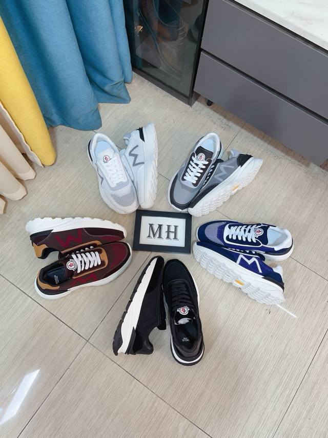 出厂价P Moncler 蒙口、官网同款 高品质男鞋 材料：定制小牛皮 真皮透气内里真皮鞋垫 原版开模防滑大底款式类型：男士休闲运动鞋 系带款男鞋系列 欧美潮流