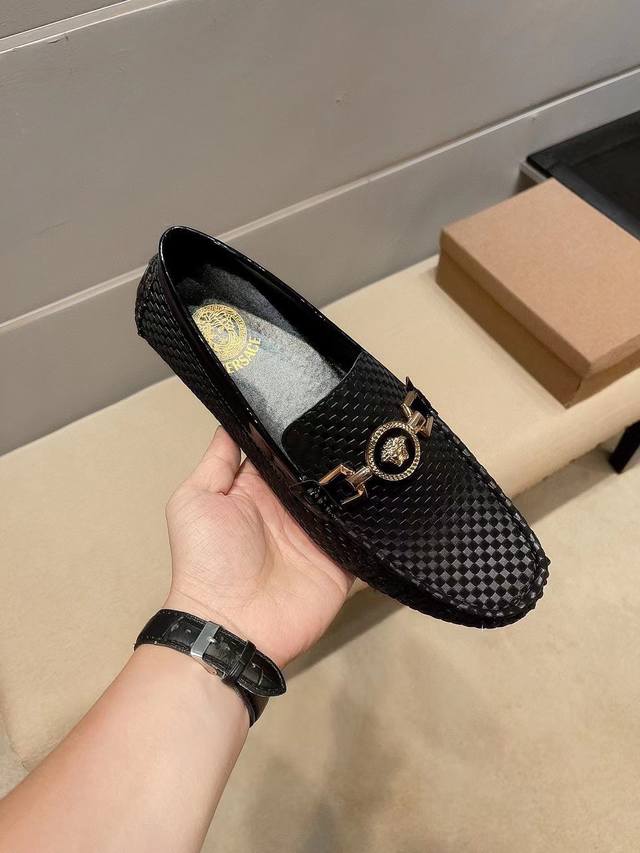 调工厂P价 女装女鞋 运动原单，品牌范思哲，官方原版，范思哲受到罗马名门贵族及社会新贵推崇和喜爱世界杯纪念版香港尖沙咀广东道5号海港城店同步售卖，专柜价1287