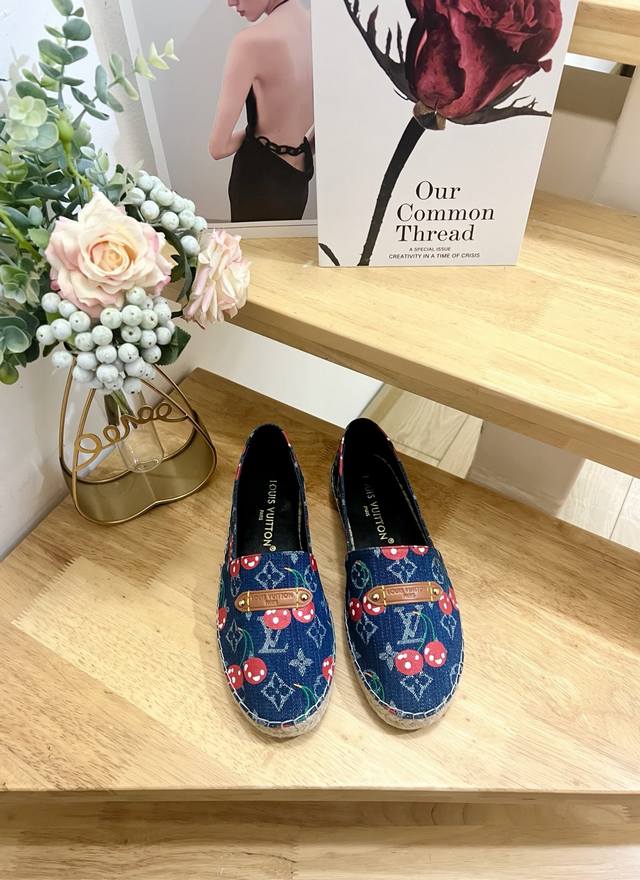 工厂P价 女装女鞋 运动原单Lvui Vuitton 路易威登 顶级代购货，渔夫鞋 。本款 Helios 渔夫鞋拼接漂白Monogram丹宁布与毛边，释放闲适格