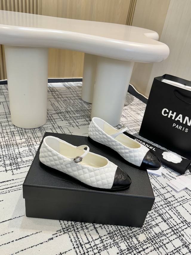工厂P价 女装女鞋 运动原单 顶级版本Chanel香奈儿 2025秋款 专柜顶级平底单鞋这款经典设计；不平凡的电绣双C电绣工艺上脚非常轻巧 舒适超级秀气优雅的一