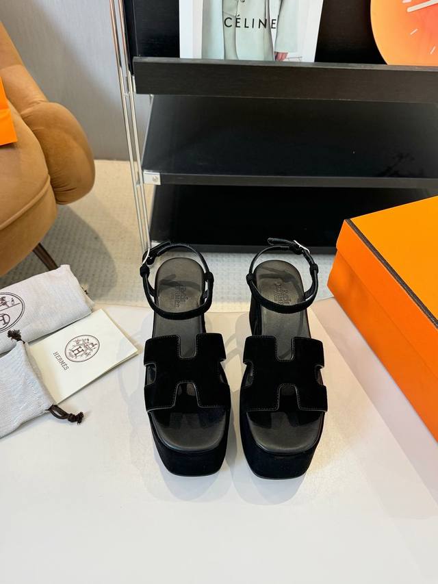 工厂P价 女装女鞋 运动原单HermèS 爱马仕经典防水台H坡跟厚底凉鞋极约复古的设计 浓厚的异域风情时髦感十足、随便上脚都很有腔调简简单单的款式随便搭配一下高