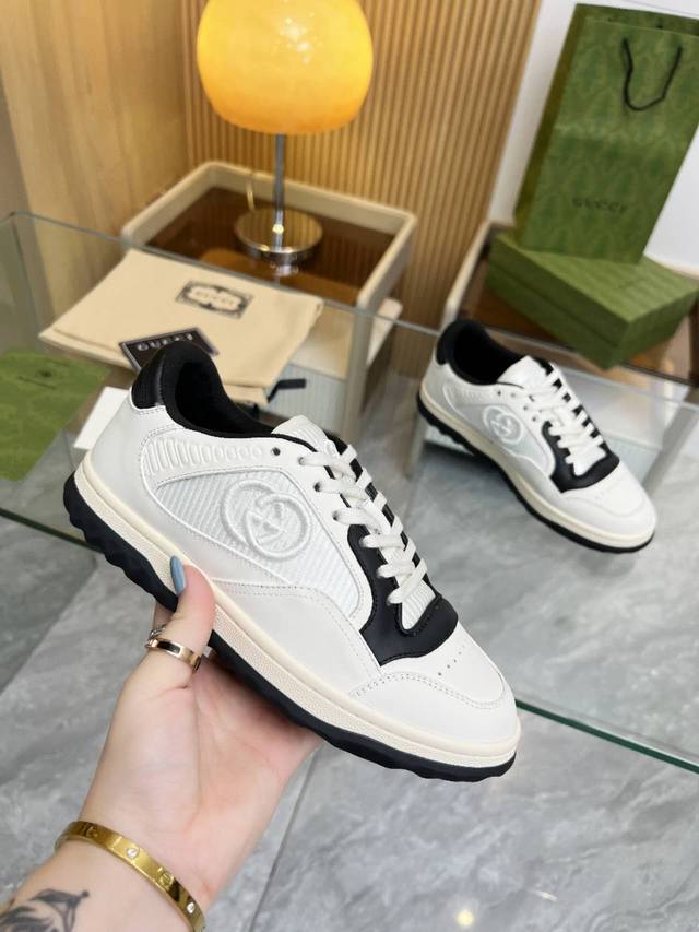 实价 Gucci 古奇情侣款 原版 Tpu超轻大底。牛皮面料，官网一比复刻。原版品牌成型乳胶垫，舒适透气。 女款：35-40 男款：39-45 一手货源，售后无