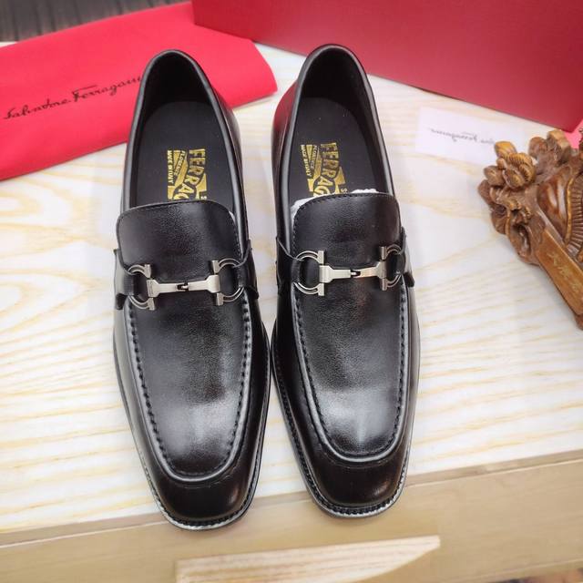 工厂P价 菲拉格幕 Ferragamo 新款男士休闲套脚鞋官网原版1:1开模，原单品质做工精细，高端奢华鞋面采用进口意大利头层牛皮奢华水染皮内里橡胶耐磨防滑大底