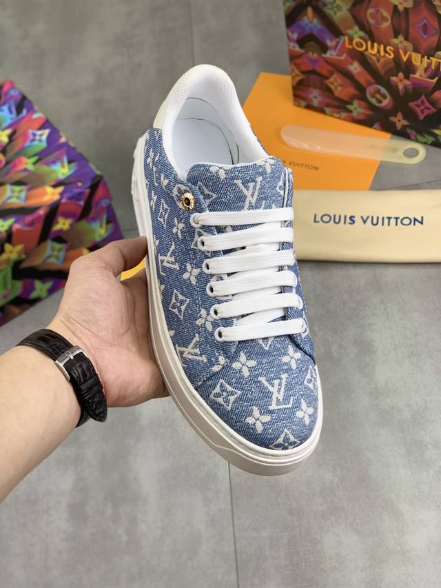 工厂P价P 实价 高品质牛里 路易威登 Lv官网最新款休闲时尚男鞋爆款版型简洁大气，潮男专属.独有的官网最新品牌元素原版装饰，时尚又大方，面料采用原版牛仔布 舒