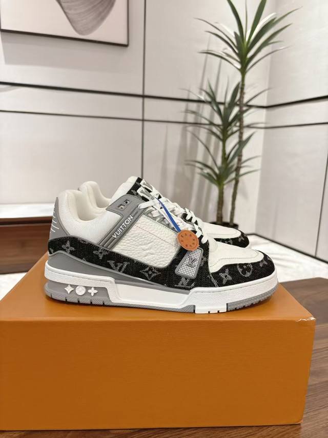 工厂P价 顶级代购版本 情侣款Lv 路易威登Runner Tatic 运动鞋 老爹鞋L家 春夏秀场推出 Lv Runner Tatic 运动鞋 驴牌 老爹鞋 复