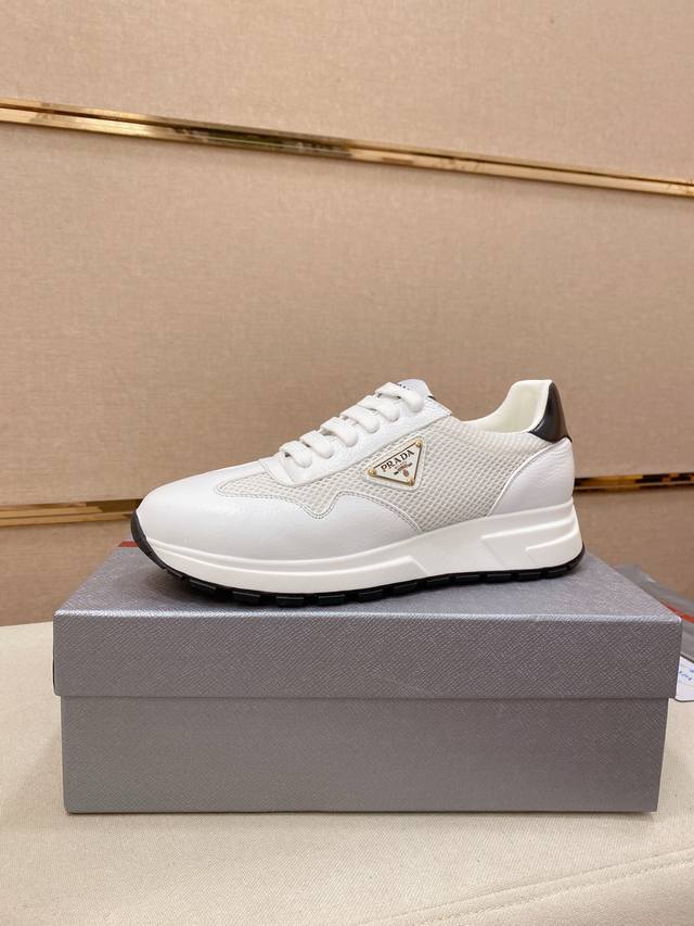 工厂P价 高版本 高品质新款Prada 普拉达 专柜同步上市， 新款男鞋、面料精选头层牛皮面料。内里 进口牛皮内里。高端开模防滑橡胶大底，精美线条、简约大气，上