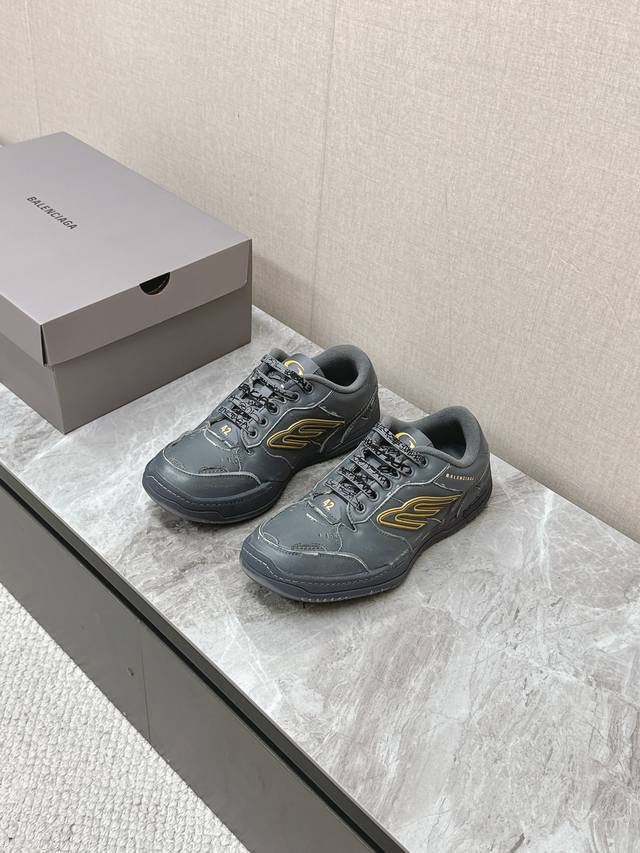Balenciag. 情侣款Size:35 40 男39-44 45定做 Balenciaga巴黎世家最新秋冬款Hamp Tons情侣运动鞋 超多明星网红种草