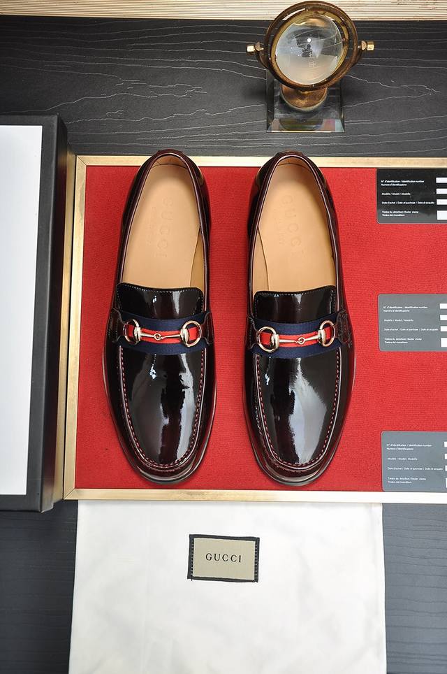 出厂价P 意大利顶级奢侈男鞋巨头 Gucci 古奇 全牛皮内里 新款报到原汁原味的欧式风格 赏心悦目为了让鞋子更加耐用不变形制作继续沿用传统做法 但仍然不乏创新