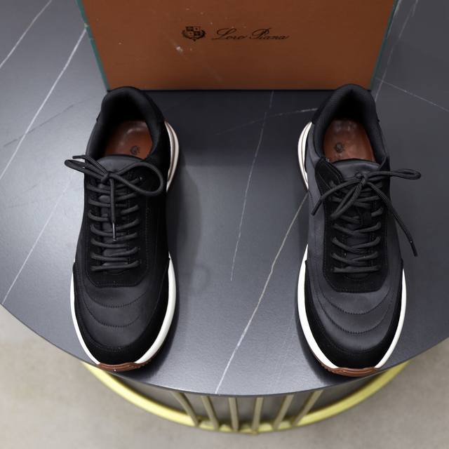 出厂价Pp： Loropiana 诺悠翩雅 Lp男鞋Size ；38-44 45.定制 原厂皮料拼接 真的特别好穿，慵懒、松弛、随性，舒适度满分，并且颜色的选择