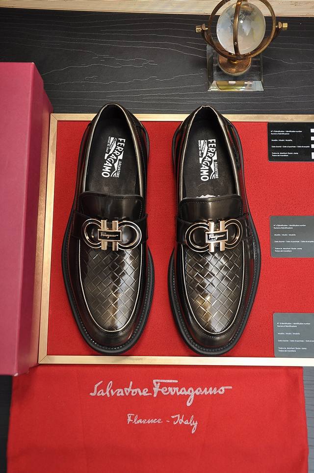 出厂价P Ferragamo 菲拉格幕 专柜最新款 原版进口开边上乘牛皮手工编织成+进口牛里+原版奢华金属扣+原版组合大底 对比无压力 38--45 45定做