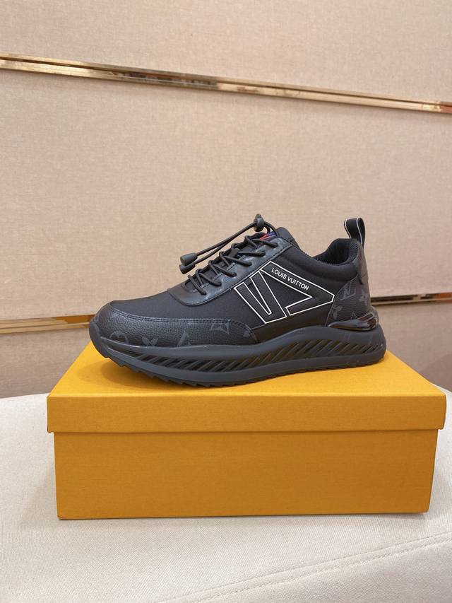 工厂P价 Lv~路易威登潮流男鞋 新款出货 最新搭配 官网同款 超高品质 当季热卖 精选头层牛皮 舒适牛皮内里 原版套楦 上脚舒适 耐磨橡胶大底 码数：38-4