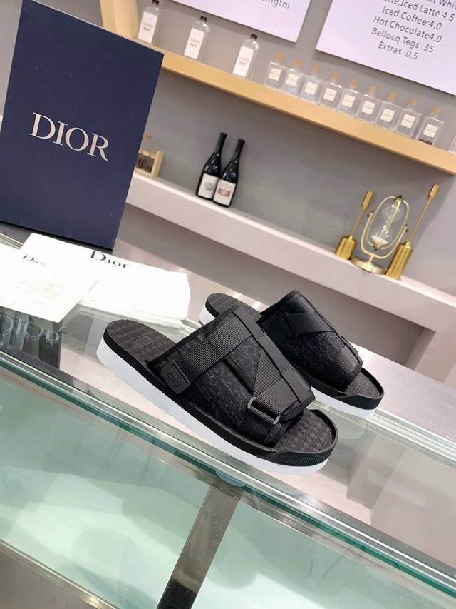 码数38-45Dior迪奥 最新款H-Town 系列 Oblique 厚底 拖鞋 凉鞋原版购入开发 做货 这款 Dior H-Town 凉鞋致敬运动风格经典标识