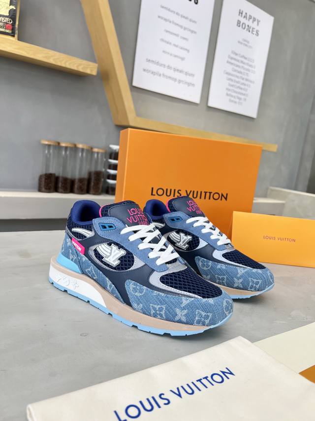 新色爆款Lv运动鞋走秀款，原版1:1开发顶级版本！！！鞋面由意大利进口丝绸牛皮+3D打印渐变色网面、带夜光、鞋舌、后跟电绣Logo标志，侧边饰有品牌Logo标志