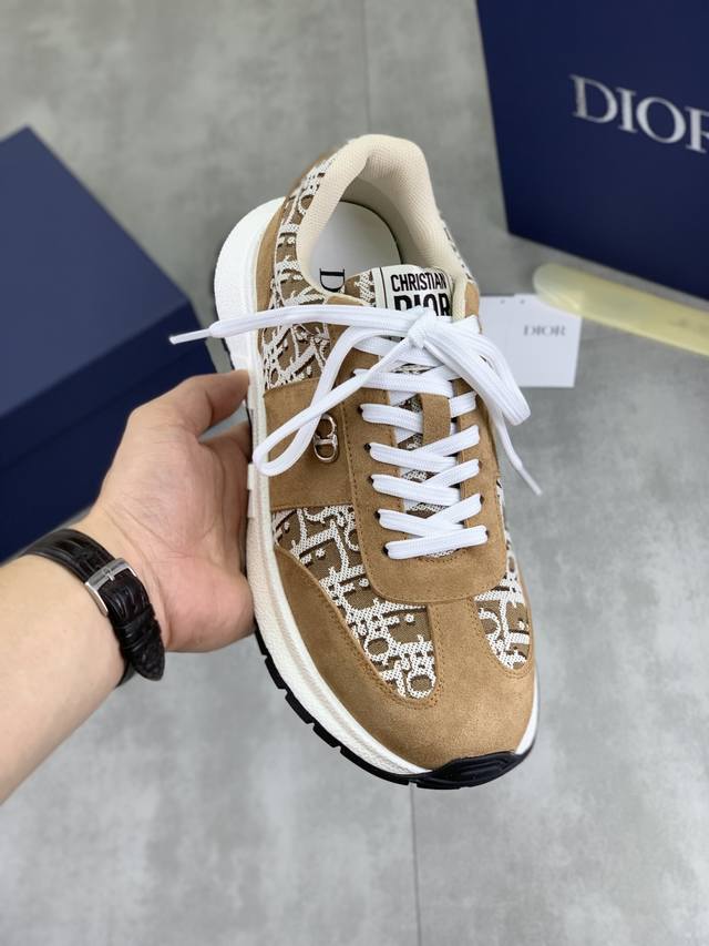 工厂P价P 实价 Dior 2025迪奥原版系带低帮男鞋 经典款休闲鞋本款是官方主打经典款，质量，原厂名师制作，采用优质牛皮配原版材料舒适透气网布內里猪皮鞋垫，