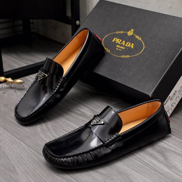 调工厂P价 男装男鞋 运动原单 商品商标：Prada 普拉达 套脚鞋正码码数: 38-44商品材料：精选 头层牛皮鞋面 猪皮内里原版大底