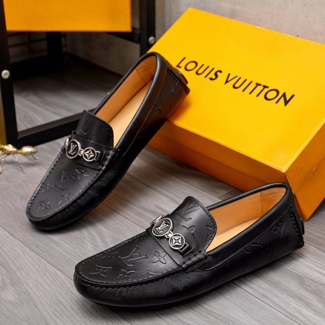 调工厂P价 男装男鞋 运动原单商品商标：Louis Vuitton 路易威登 套脚鞋正码码数: 38-44商品材料：精选 头层牛皮鞋面 猪皮内里原版大底