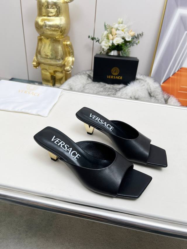 工厂P价 女装女鞋 运动原单 Versace范思哲 专柜新款: V字鞋跟系列鞋面：牛皮 漆皮内里垫脚：羊皮跟高：6Cm鞋底：意大利真皮大底码数：35-44码 4
