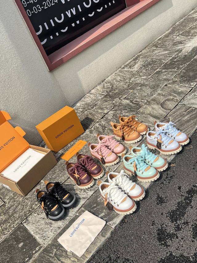 工厂P价 女装女鞋 运动原单 Lv 路易威登2025秋冬新款 顶级版本专柜主打最新款 Lv Remix 系带登山德比鞋 硬货上新Bs代购级别！高级感十足！国内外