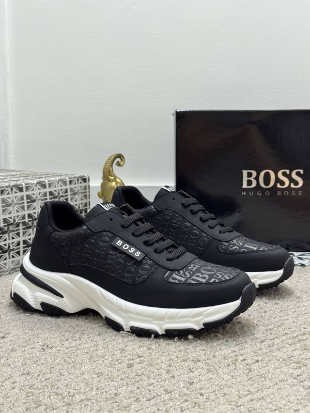 调工厂P价 男装男鞋 运动原单 Boss 运动男鞋，本款是官方主打经典款，1:1质量，原厂名师制作，采用牛皮舒适透气网布内里。完美楦型，大方时尚的设计，吸引了众