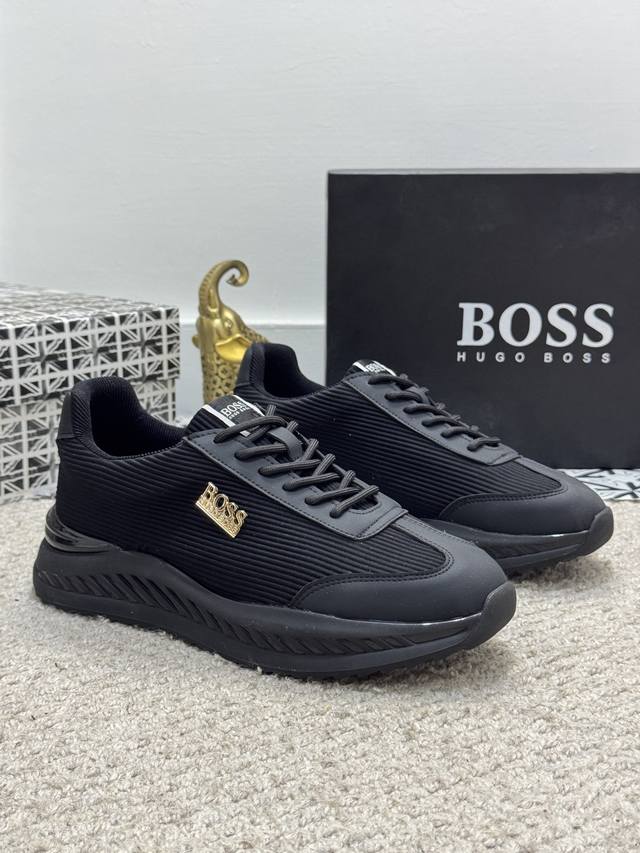 调工厂P价 男装男鞋 运动原单 男士精品 Boss 运动男鞋，以经典的设计成为永不落幕的时尚宠儿，经典的休闲造型。采用牛拼接布面，网布内里品牌专用大底，橡胶耐磨