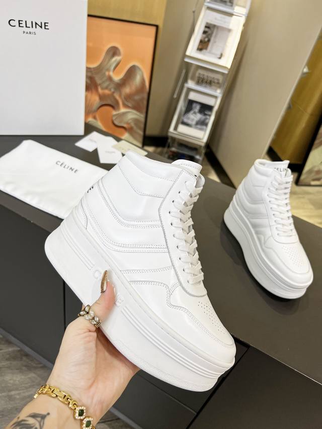 工厂P价 女装女鞋 运动原单 Celine 厚底高帮小白鞋 这款Celine2025秋冬的新品，非常百搭的绝对不会出错的一款，特别是在搭比较长的阔腿裤牛仔裤时效