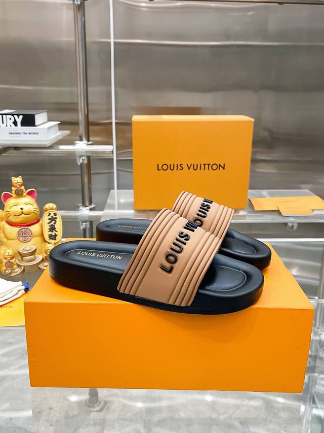实价: 情侣款 Size:35-45顶级代购 Lv新品男女夏季拖鞋，高端