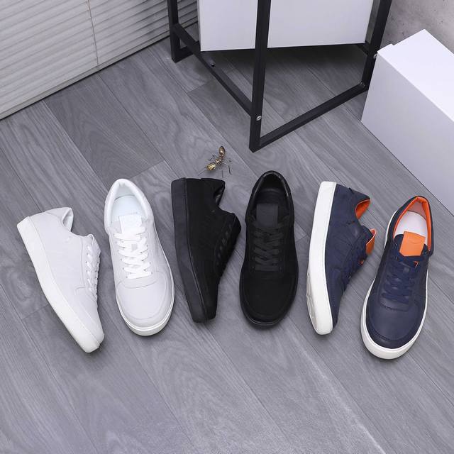 商品商标：Moncler 蒙口 休闲鞋正码码数: 38-44 45.46定做不退换 商品材料：精选擦色牛皮鞋面 皮内里 牛皮鞋垫 原版大底