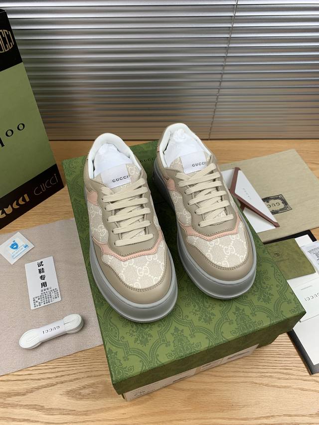 实价 高版本Gucci 21Ss专柜最新情侣款厚底小白鞋代购级别 Gucci 最新轻质厚底小白鞋！顶级芯片版本！有没有小时候“旅游鞋”的既视感 简约 好搭且复古