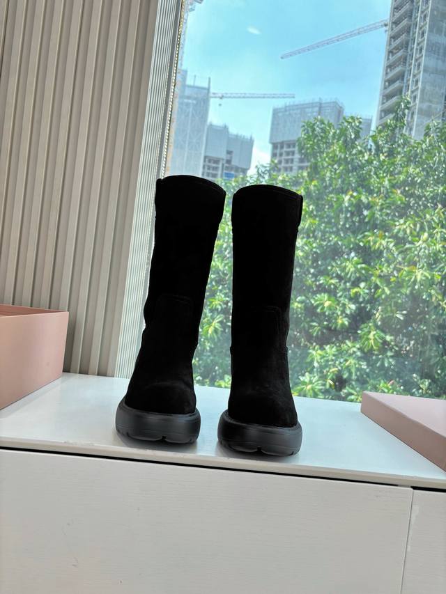 G0286所见即所得独家首发Miumiu*缪缪厚底不过膝骑士靴女2025年新款英伦机车筒靴怎么穿都好看今夏时髦精最爱看起来不怎么舒服 上脚超级舒服超级重工 每一