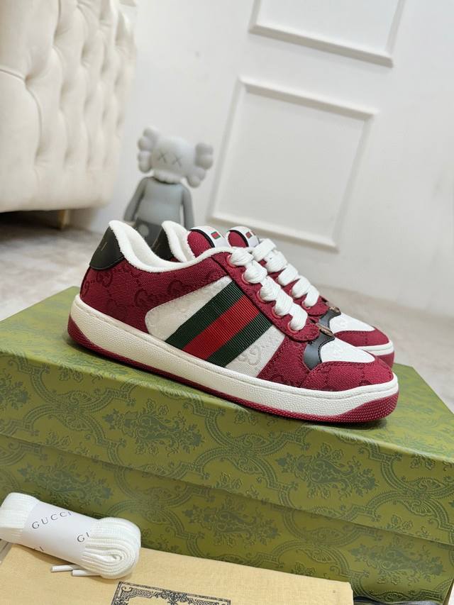 Gucci 全新升级Gucci小脏鞋情侣款 早春新款 Gg系列做旧休闲小脏鞋走秀款原版开发代购级别版本 金属双G水晶圆柱形标 Gucci原版纹织带 专属擦色牛皮